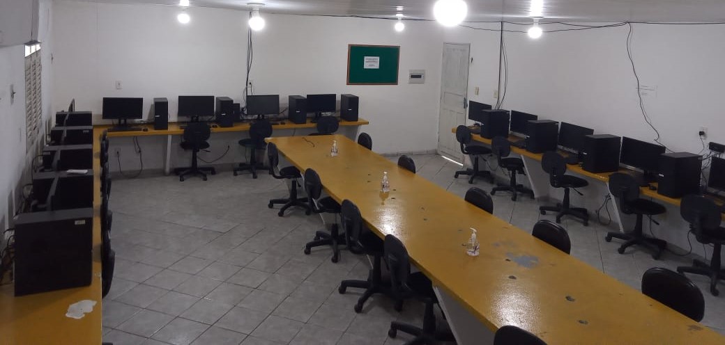 Lab. Informatica - polo conde Lab. Informatica - polo conde