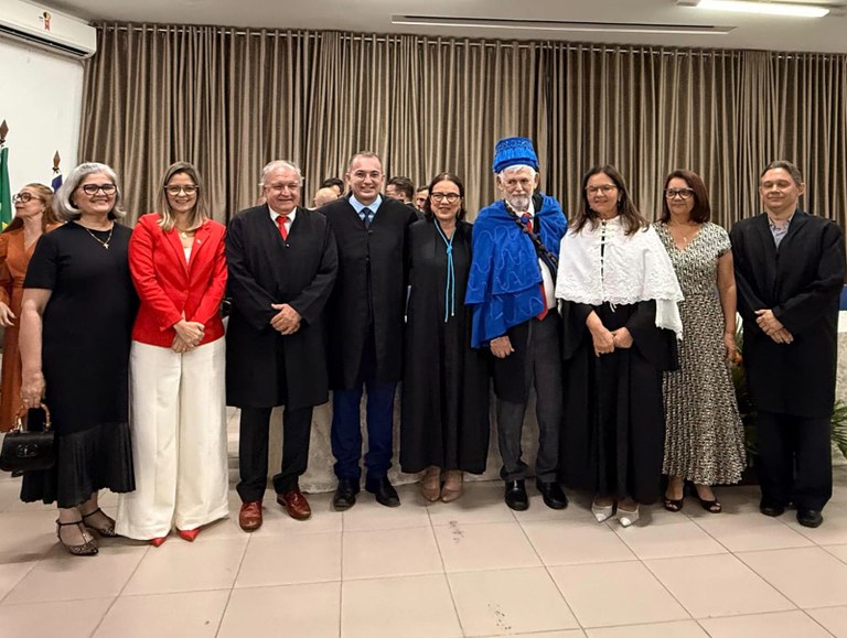 Direção e Assessoria de Articulação Institucional do Centro propuseram homenagem e participaram da solenidade realizada na Reitoria da UFPB